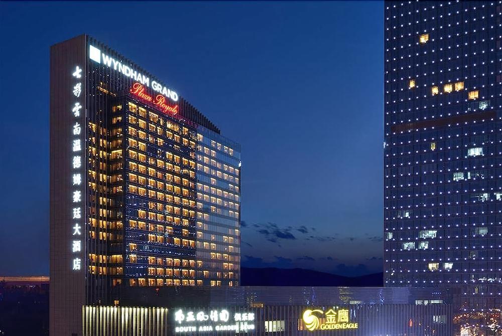Wyndham Grand Plaza Royale Colorful Yunnan Hotel Kunming Exterior photo