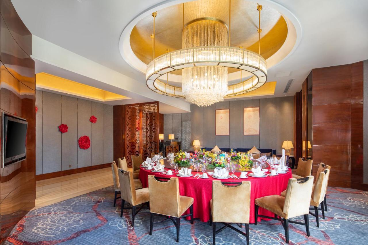 Wyndham Grand Plaza Royale Colorful Yunnan Hotel Kunming Exterior photo