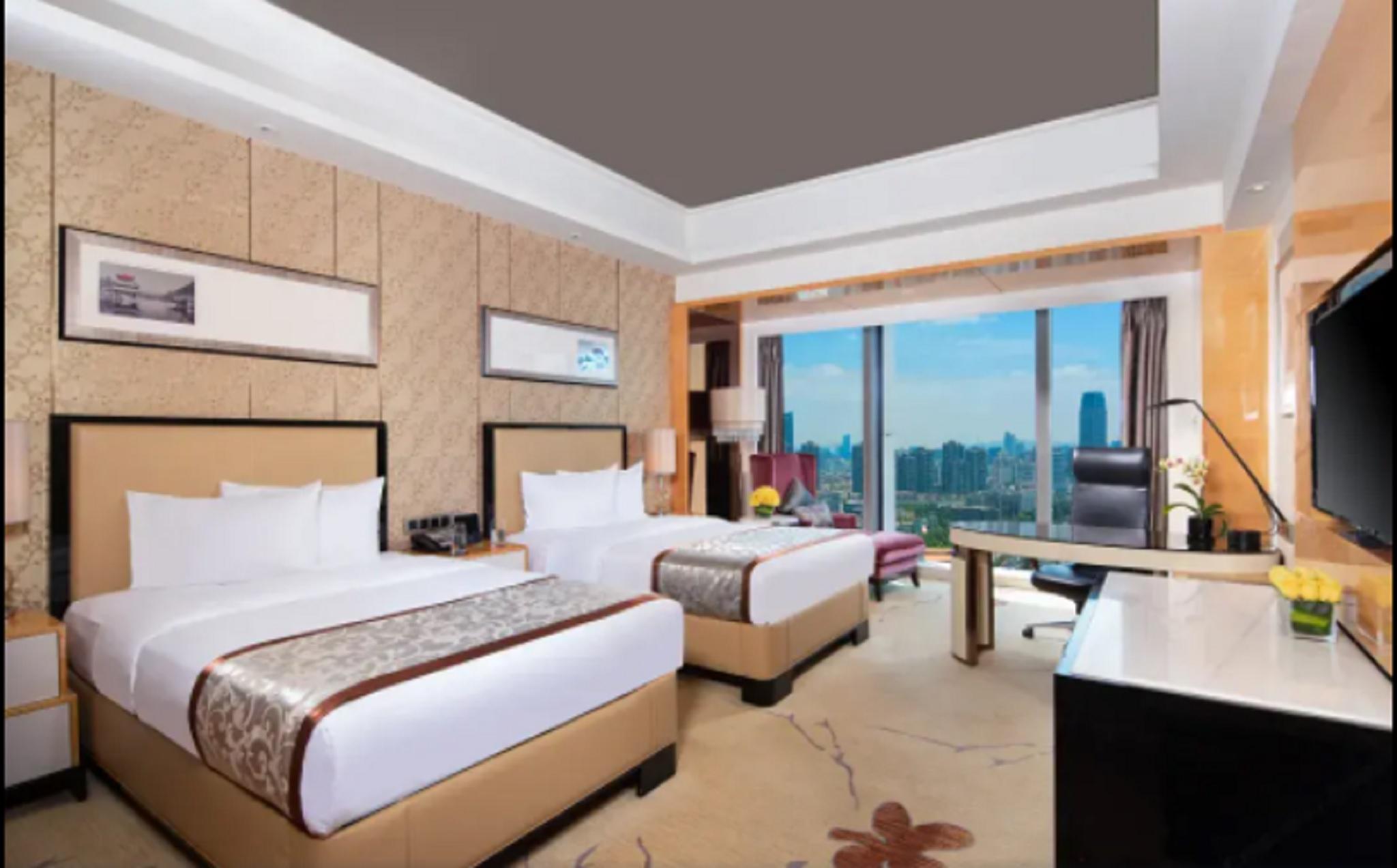 Wyndham Grand Plaza Royale Colorful Yunnan Hotel Kunming Exterior photo